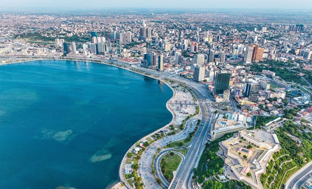 واجهة لواندا البحرية في أنغولا