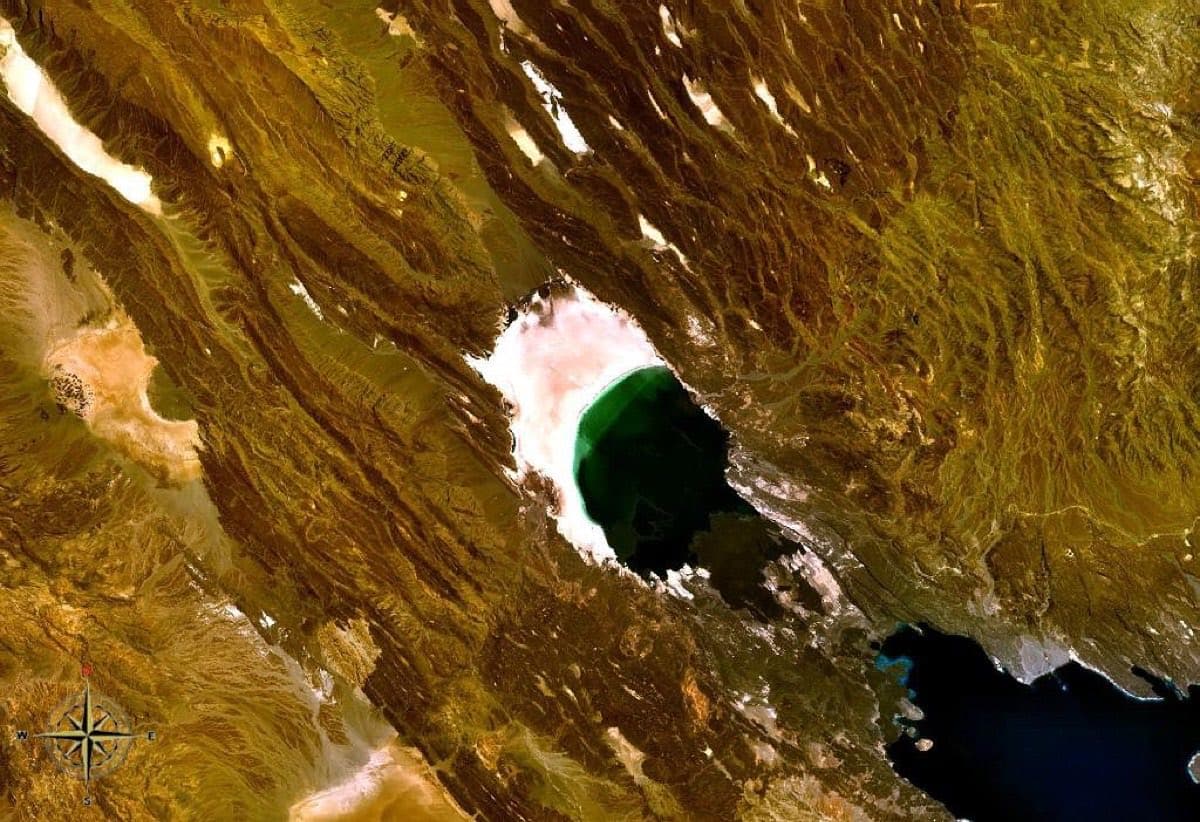 بحيرة عسل الملحية في جيبوتي
