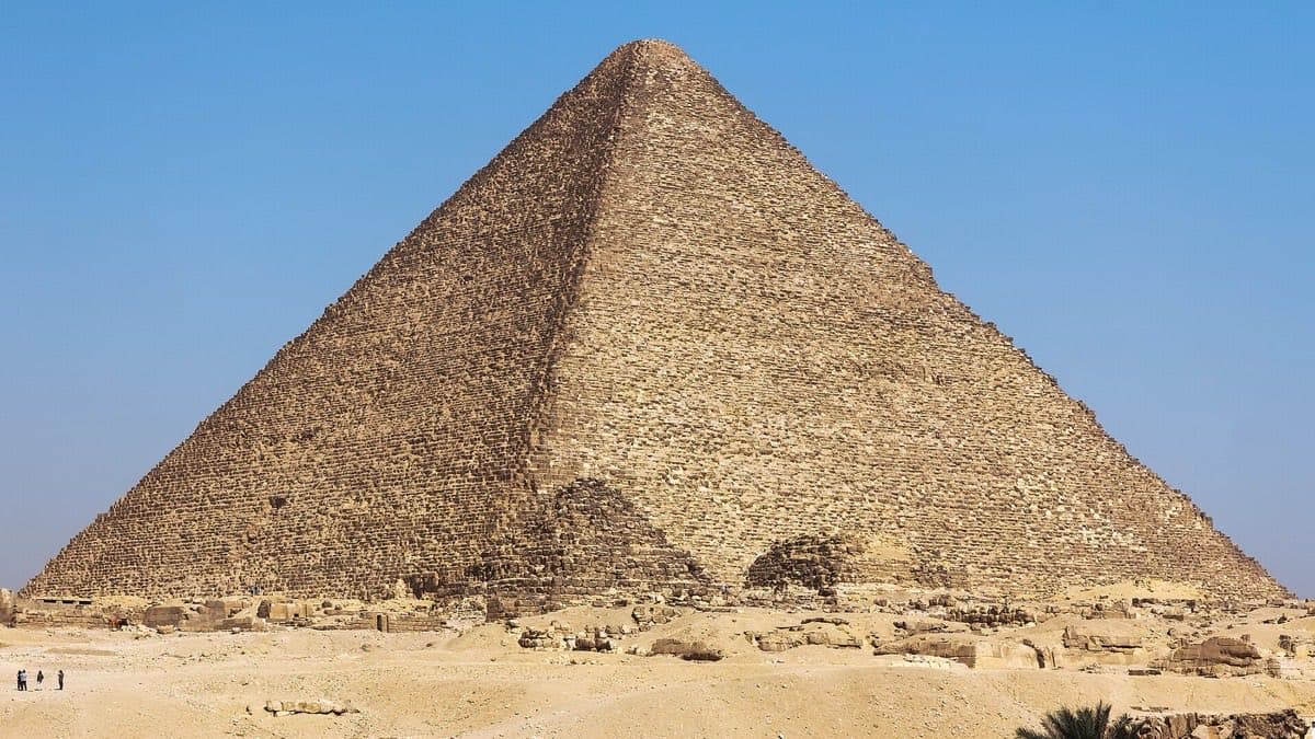 أهرامات الجيزة في مصر